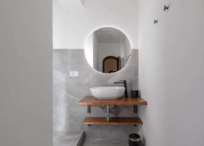 Apartment Iflat Trevi Fountain's Roomy&friendly